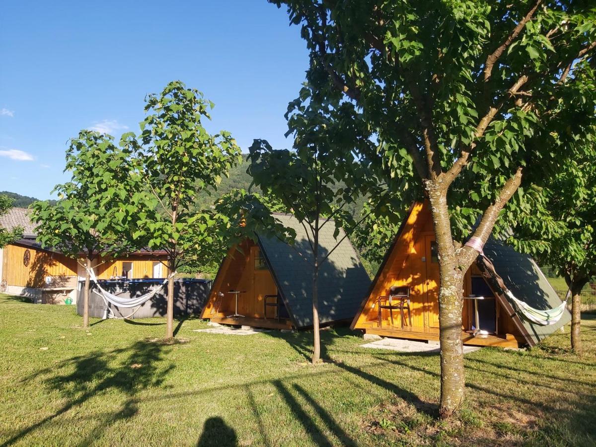 Отель Glamping Hiske Petrin Толмин Экстерьер фото